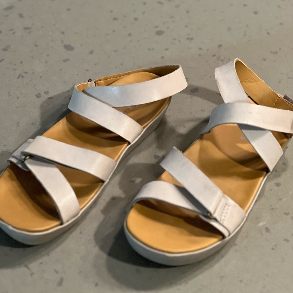 Korks womens sandals size 6